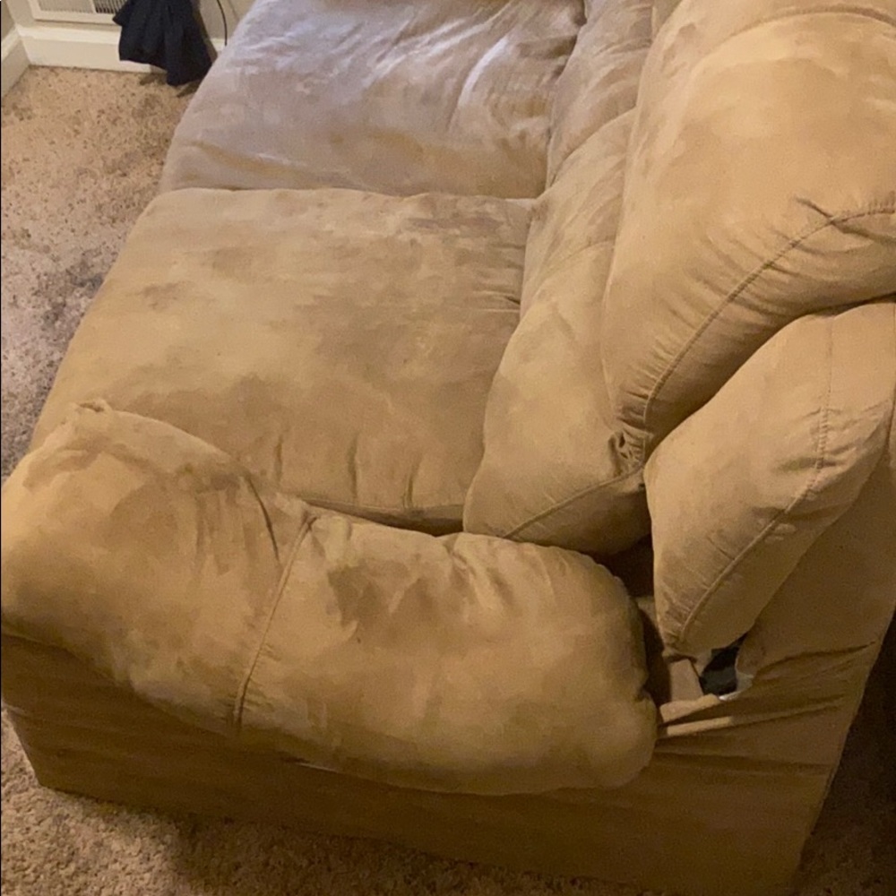 Couch - Picture 3 of 4